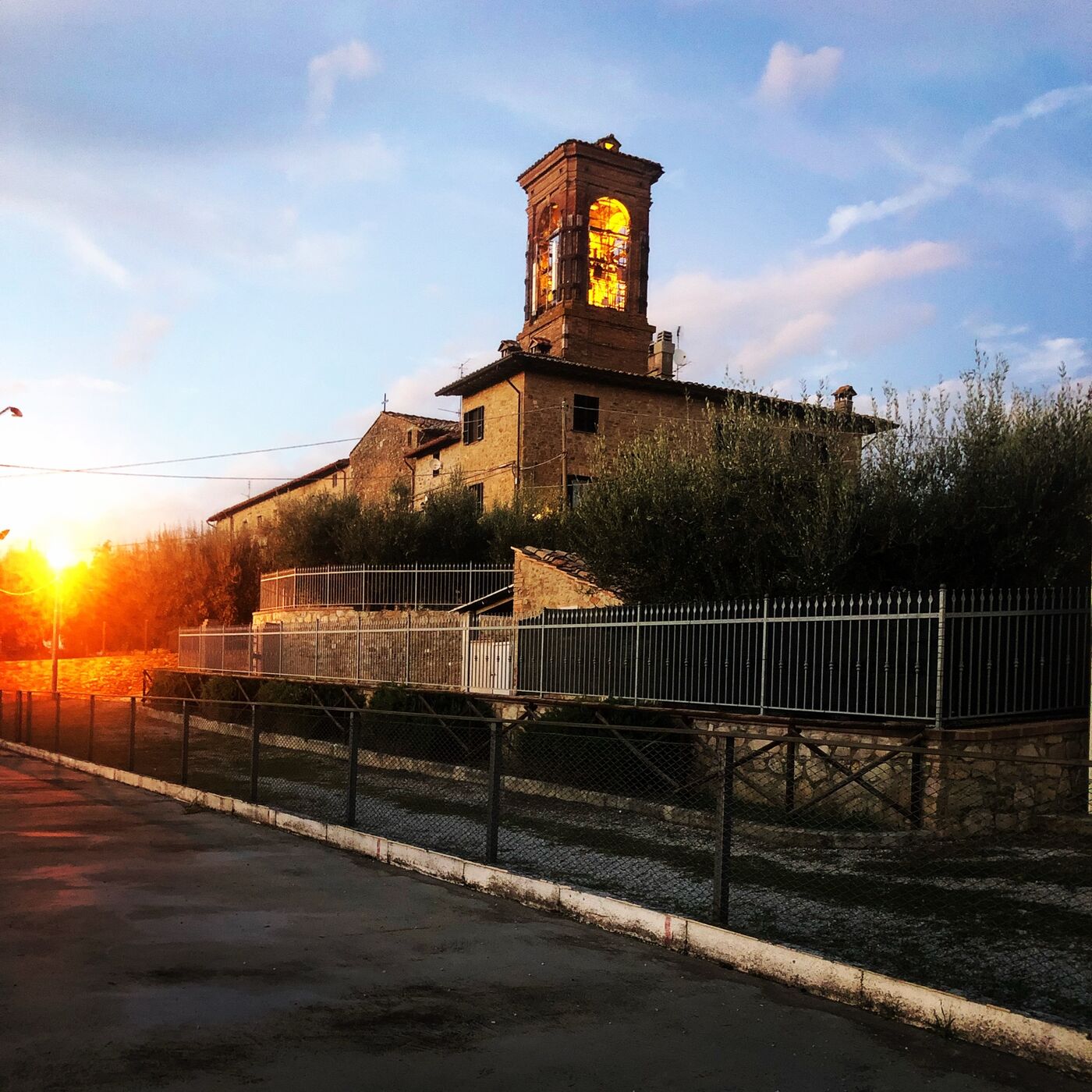 La chiesa di San Martino dei Colli al tramonto