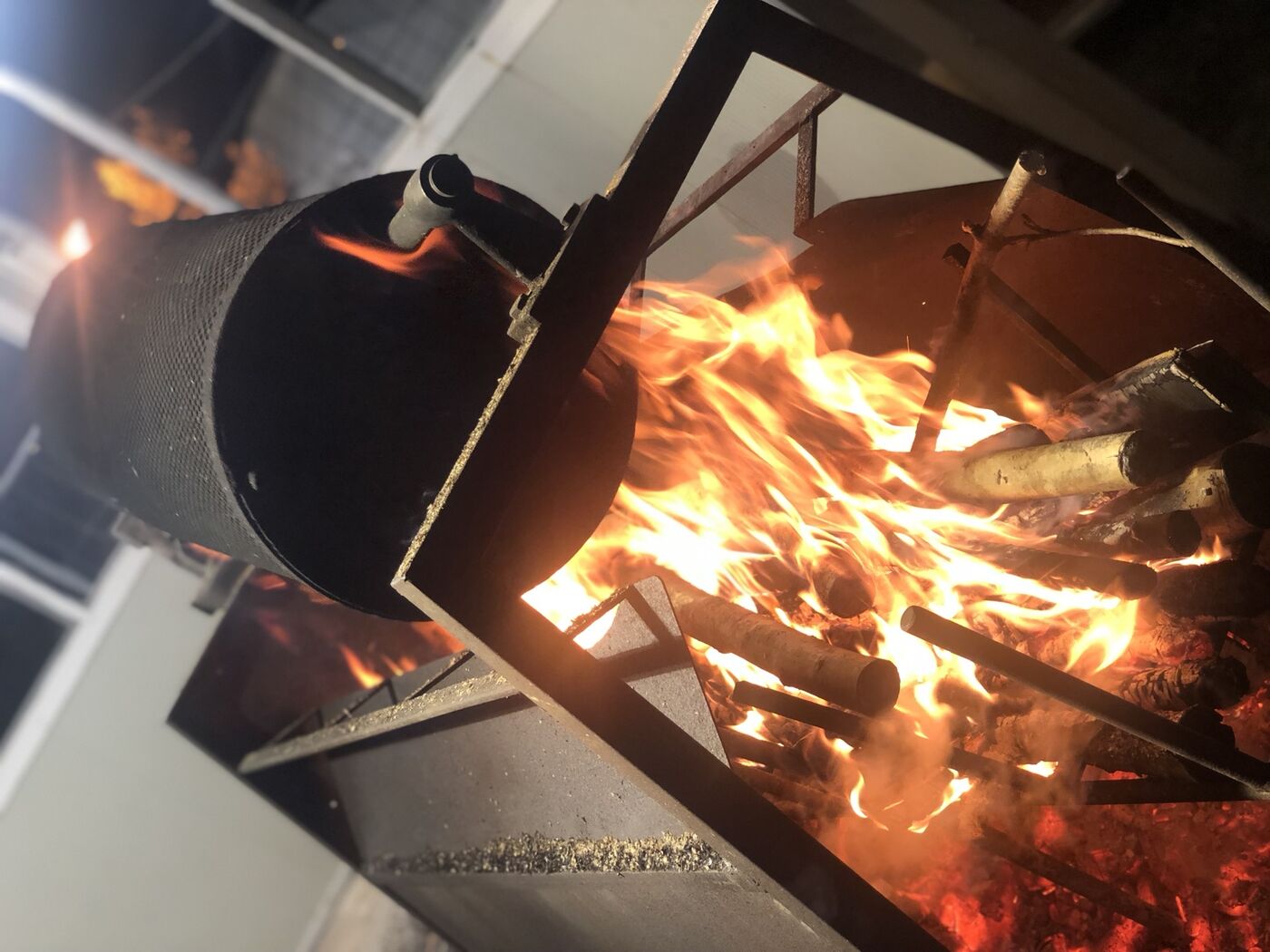 Il fuoco acceso durante la Festa dei Falò